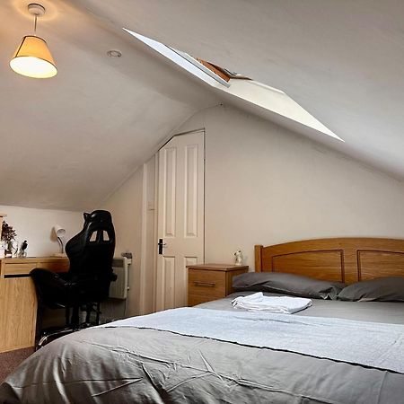 Spacious Room In Dublin Exteriör bild